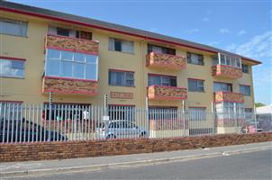 A Spacious 3-Bedroom Flat for SALE in Glenlily, Parow.