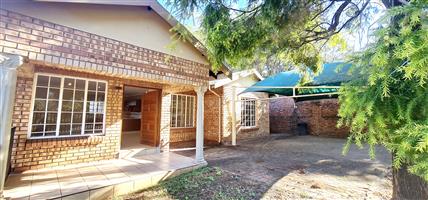 Two Bedroom Flat to rent in CBD, Louis Trichardt