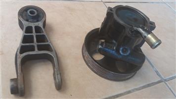 Opel power steering pump and mounting