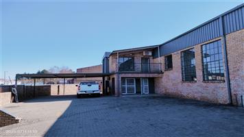571m2  Warehouse  - TO LEASE