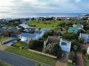 House For Sale in Still Bay West