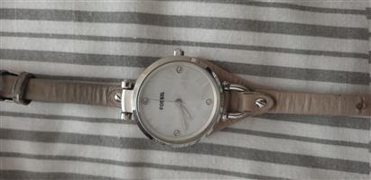 Fossil ladies watch with leather strap. Needs new battery.