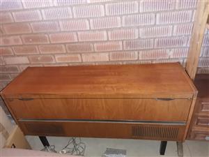 Old radio for sale