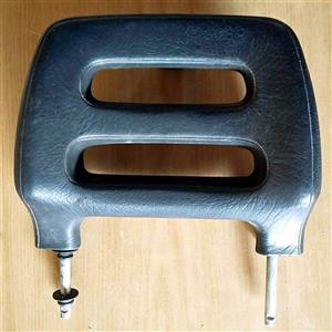 Uno Mia head rest. 