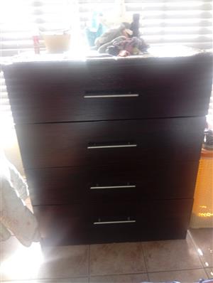 Chest of drawers 