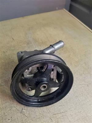 LAND ROVER OR JAGUAR POWER STEERING PUMP FORSALE