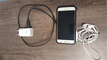 Samsung S6 in excellent condition.