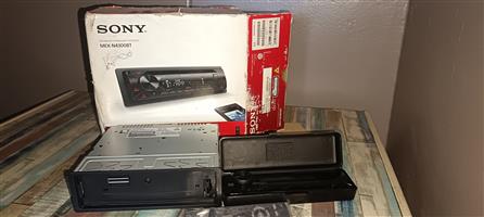 Selling 2 car radio's in Postmasburg 