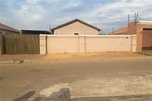 House For Sale in Protea Glen Ext 28