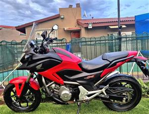 HONDA NC 700 CC (BEAUTIFUL BIKE) AND IN GOOD CONDITION