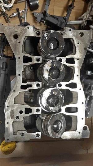 NP200 K9K ENGINE BLOCK. SECOND HAND STILL IN GOOD CONDITION.