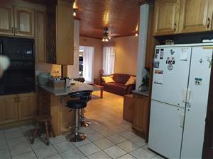 House For Sale in Klippoortje