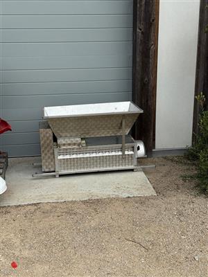 WIne grape crusher destemmer