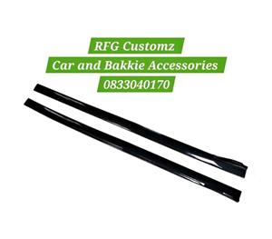 Universal 4 piece side skirts Gloss black or Black and red