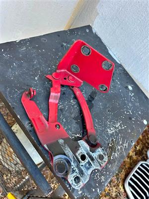 Jaguar bonnet hinges
