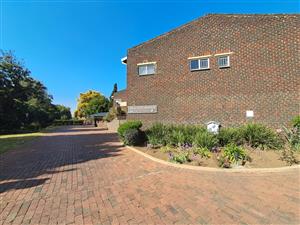 Townhouse For Sale in Brackenhurst