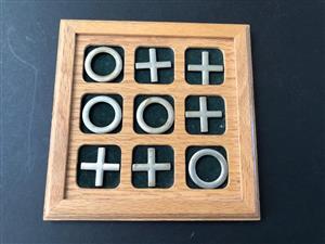 Noughts & Crosses, Tic Tac Toe or XOXO game - a great gift idea!
