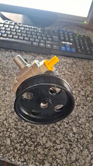 Mercedes-Benz M272 Power Steering Pump with Sensor 