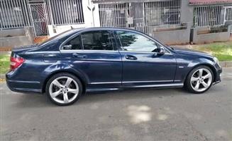 2014 Mercedes BENZ C180 AMG LINE automatic transmission with leather seats Spare key Sun Roof