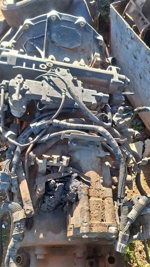 Nissan UD 400 gearbox available