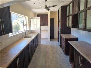 House For Sale in Beacon Bay