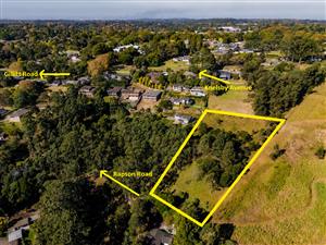 ON AUCTION - RESIDENTIAL VACANT STAND IN HILLCREST (IN LIQUIDATION) 
