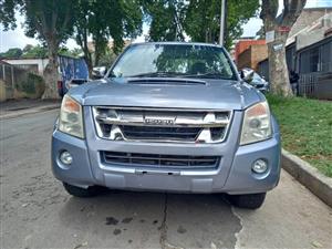 2011 ISUZU KB300 LX DIESEL MANUAL  4X4 SKY BLUE COLOUR 