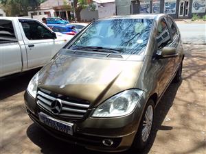 2012 Mercedes Benz C180 Automatic petrol Gold color 101.000km 