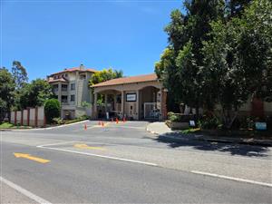 Spacious two bedroom, one bathroom, ground floor apartment – Serious sellers, open to negotiation.