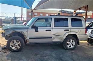 2007 jeep commander 3.0 sport stripping for parts my number WhatsApp or cell 