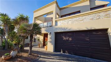 House For Sale in Greenways Golf Estate