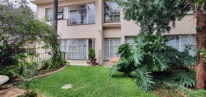 Townhouse For Sale in South Crest