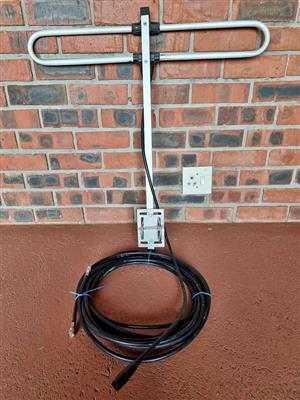 Base station radio antenna