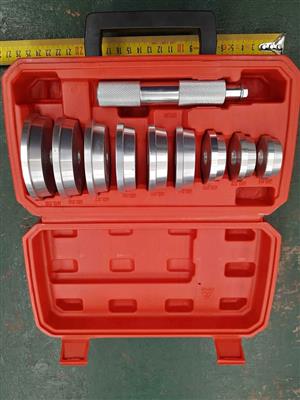 10 PCS BEARING RACE AND SEAL DRIVER SET.