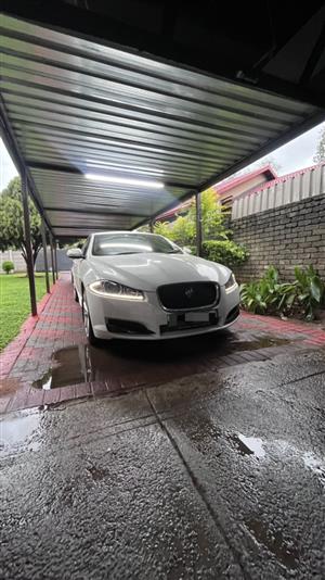2013 Jaguar XF R Luxury
