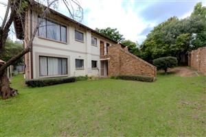 2 Bedroom Townhouse for Sale in Wilgeheuwel