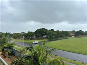 Modern 1 Bedroom Second Floor Apartment, Walking Distance to Beach & Shops