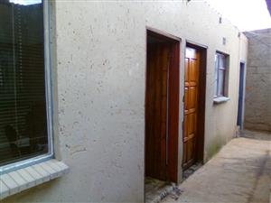 ROOM FOR RENT IN VOSLOORUS EXT 20 