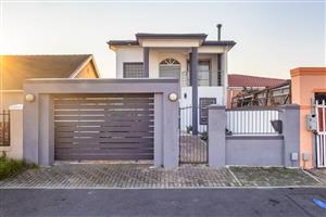 House For Sale in Kensington