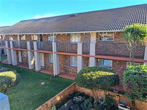 Townhouse For Sale in Ravenswood