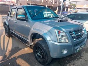 ISUZU KB300 DOUBLE CAB