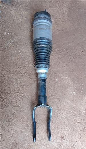 Second Hand Jeep Grand Cherokee Wk2 Front Air Shock 