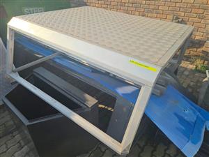 Toyota Hilux KZTE DC canopy