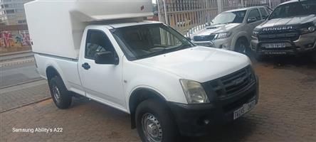 Isuzu kb240 Single Cab with canopy manual Petrol