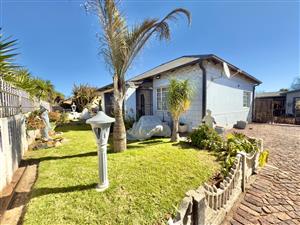 3-Bedroom Home with 2 Income-Generating Units – Rare Investment Opportunity in Brakpan Central!