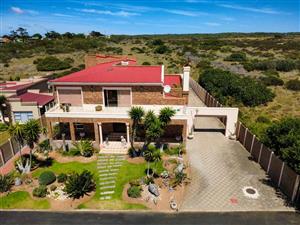 House For Sale in Still Bay West