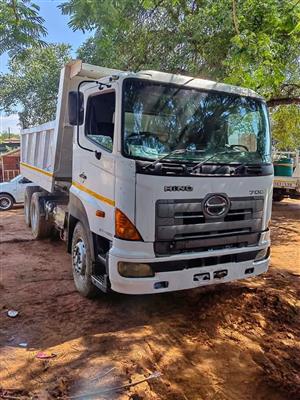 Hino Backtipper truck
