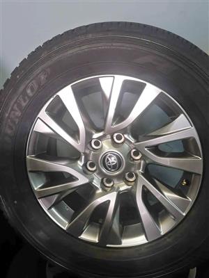 Toyota Fortuner GD6 18inch Mag Rims)(WITH USED TYRES)
