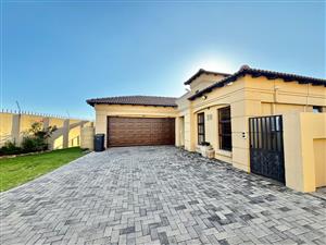 3 Bedroom Family Home with Double Garage & JoJo Tank for Sale