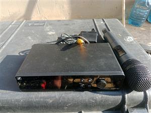 Senheiser x2 microphone complete with power supply and mic